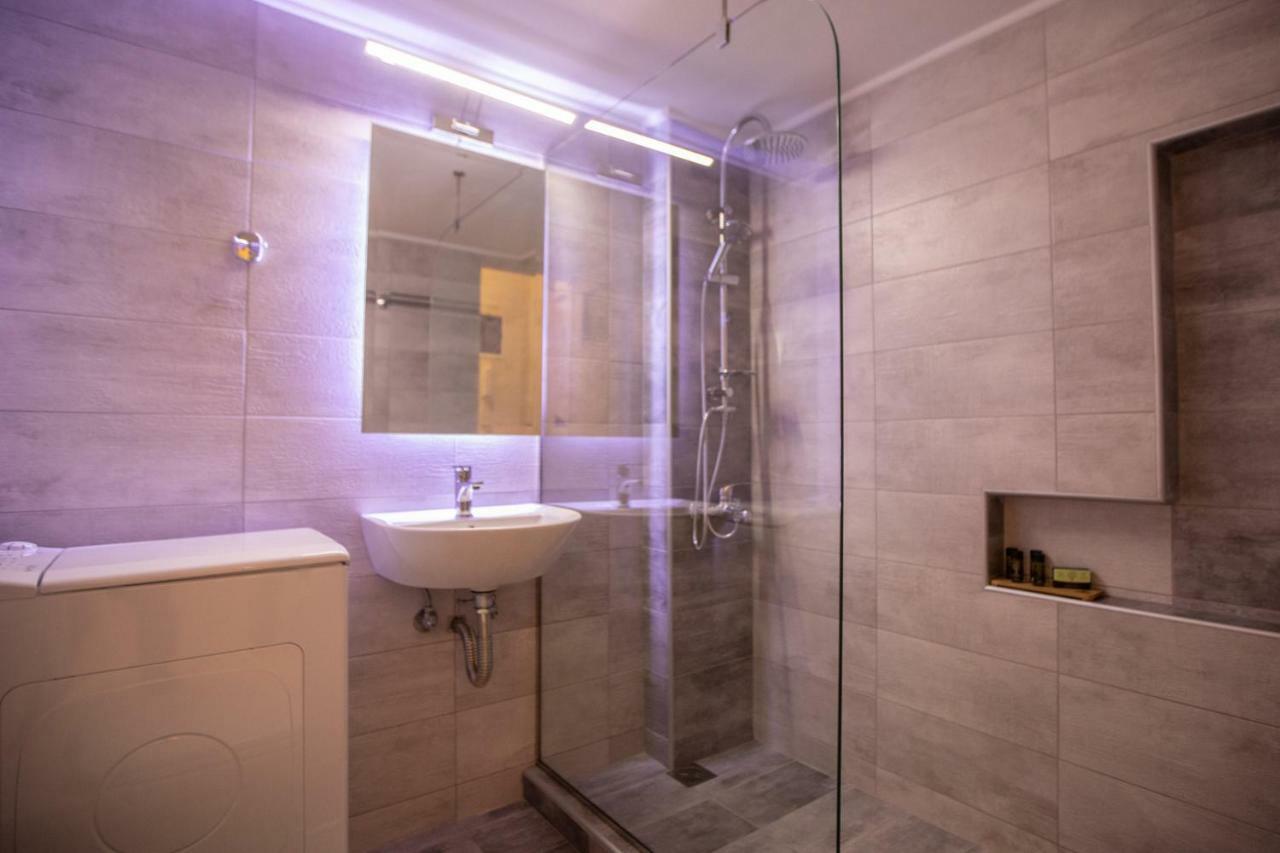 Paradise Apartment In Piraeus Centre Exterior photo
